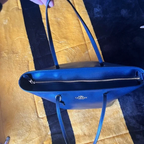 Coach Black/Blue with Gold Hardware Zip Top Tote Bag in Pebbled Leather - Picture 4 of 8